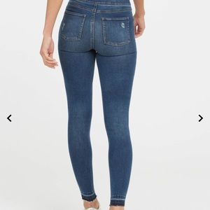 Spanx size M Distressed Ankle Skinny Jeans, medium wash